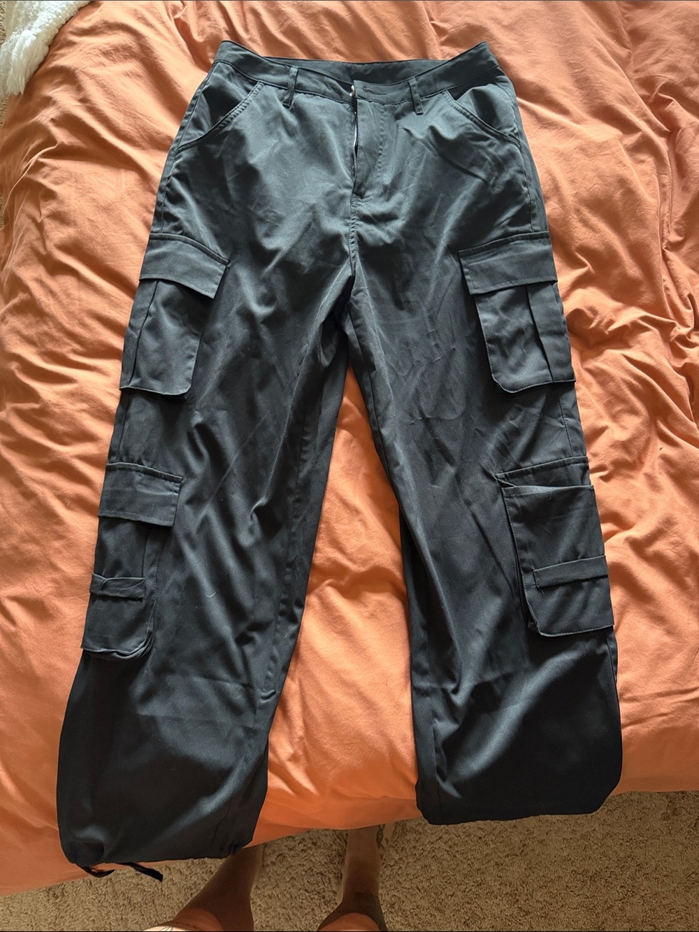 Women’s Light/High waisted Black Cargo Pants - Classic Multi-Pocket Style